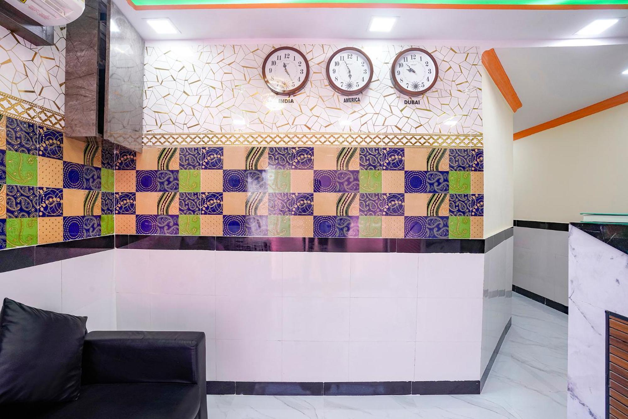 Hotel Fabexpress Raj Palace 3*
