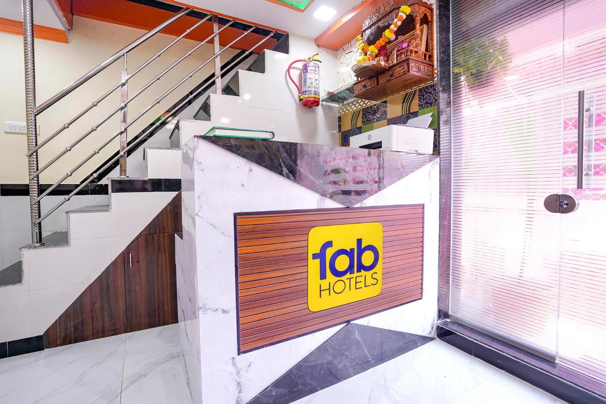 Hotel Fabexpress Raj Palace Bombaj