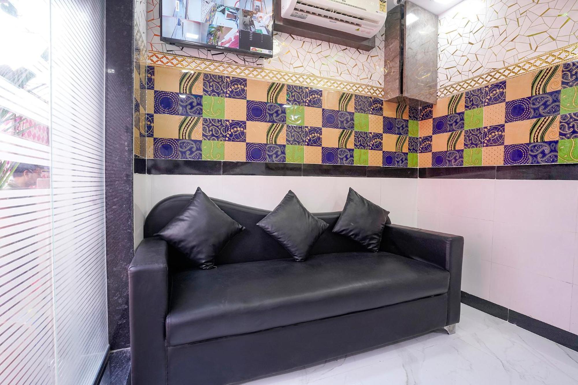 Hotel Fabexpress Raj Palace 3*