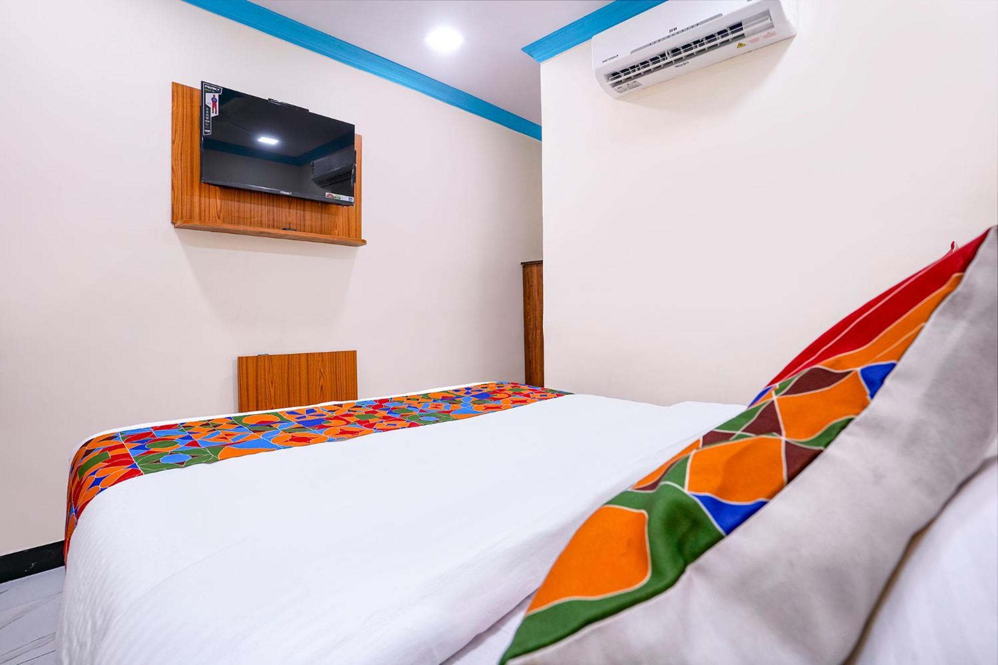 Hotel Fabexpress Raj Palace