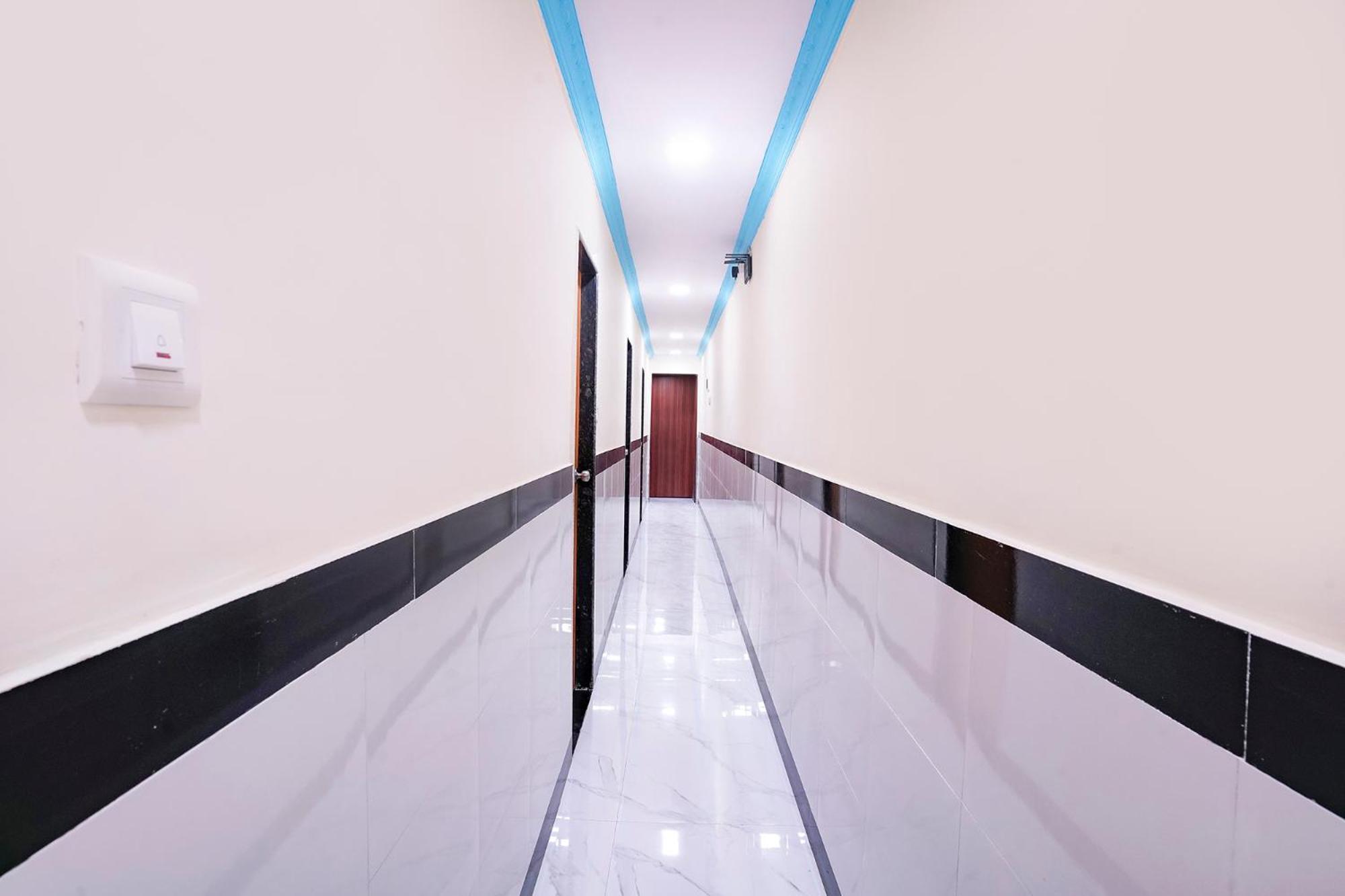 Fabexpress Raj Palace Bombaj